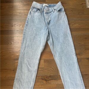 Curve Love Ultra High Rise 90s Straight Jean
Size - 27/4 LONG